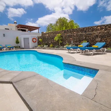 Villa Amanda 4 Bedrooms Jacuzzi And Heated Pool Pool Table Great Holiday House *
