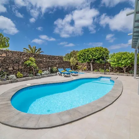 Villa Amanda 4 Bedrooms Jacuzzi And Heated Pool Pool Table Great Holiday House Villa