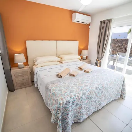 Villa Amanda 4 Bedrooms Jacuzzi And Heated Pool Pool Table Great Holiday House Puerto del Carmen (Lanzarote)