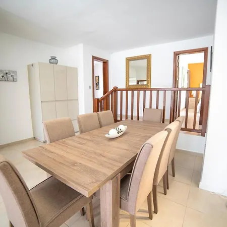 Villa Amanda 4 Bedrooms Jacuzzi And Heated Pool Pool Table Great Holiday House Villa *