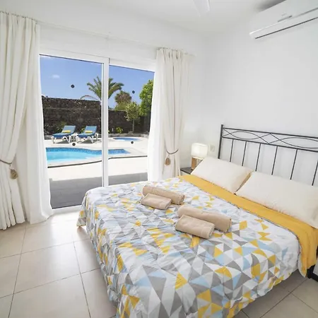 Villa Amanda 4 Bedrooms Jacuzzi And Heated Pool Pool Table Great Holiday House * Puerto del Carmen (Lanzarote)