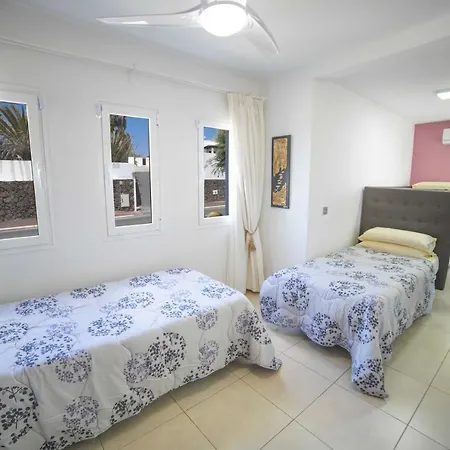 Villa Amanda 4 Bedrooms Jacuzzi And Heated Pool Pool Table Great Holiday House * Puerto del Carmen (Lanzarote)